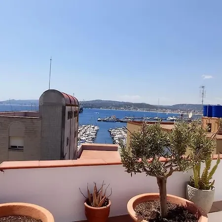 Costa Brava-palamos: Triplex Near To The Apartment
